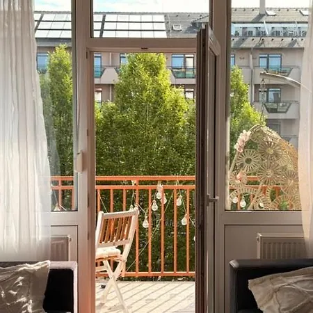 Apartment Karolina Beachfront 2 Min To Festival *