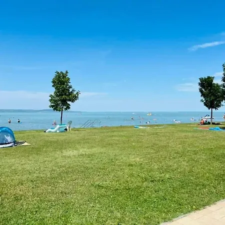 Apartment Karolina Beachfront 2 Min To Festival